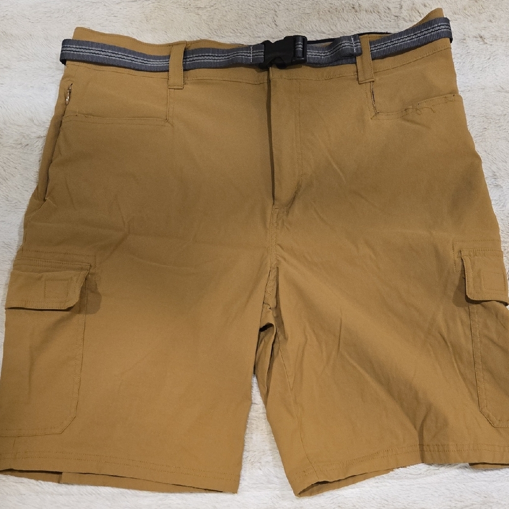 ORVIS Mens Brown Cargo Shorts w Belt (XL)/ Have flex with nylon/spandex material